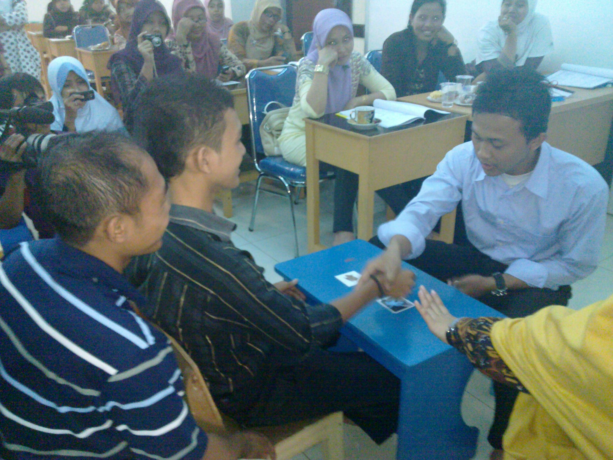 PELATIHAN ABA untuk AUTISME